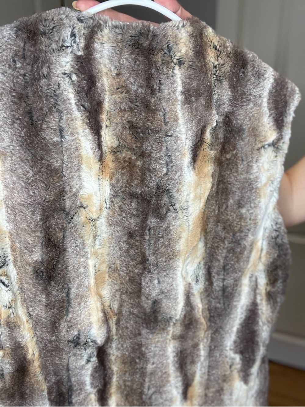 Hilary MacMillan Faux Fur Open-Front Vest - Picture 4 of 9